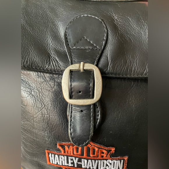 SOLD Vintage Harley Davidson Genuine Leather Bag - Picture 7 of 15